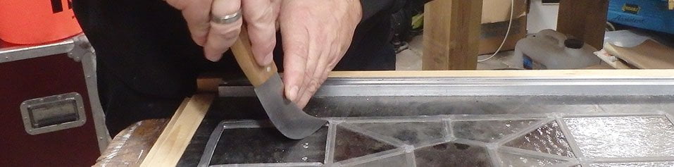 header-glas in lood bewerken met mes